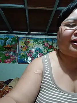 Snapshot of Monglan-c chatting on May 2026 02:23:01 PM Monglan-c online show from May 2026 02:23:01 PM