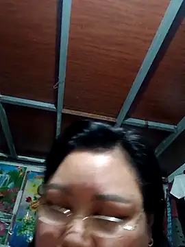 Snapshot of Monglan-c chatting on May 2026 08:40:02 AM Monglan-c online show from May 2026 08:40:02 AM