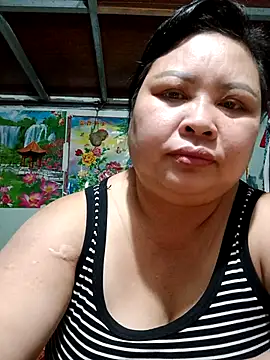 Snapshot of Monglan-c chatting on April 2026 06:19:01 AM Monglan-c online show from April 2026 06:19:01 AM