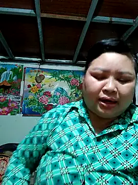 Snapshot of Monglan-c chatting on April 2026 08:43:01 AM Monglan-c online show from April 2026 08:43:01 AM