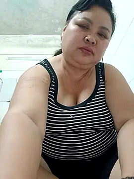 Snapshot of Monglan-c chatting on April 2026 01:26:01 PM Monglan-c online show from April 2026 01:26:01 PM