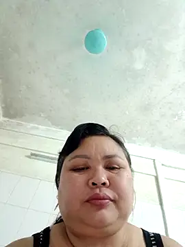 Snapshot of Monglan-c chatting on April 2026 03:13:01 PM Monglan-c online show from April 2026 03:13:01 PM