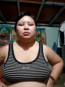 Snapshot of Monglan-c chatting on April 2026 01:41:01 PM Monglan-c online show from April 2026 01:41:01 PM