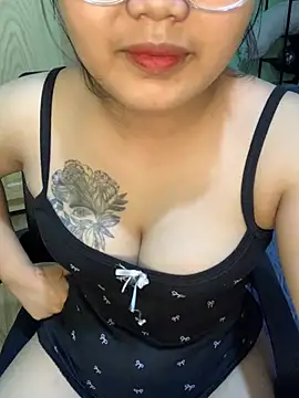 AngelaLuisaaTT online show from April 2026 04:45:01 PM