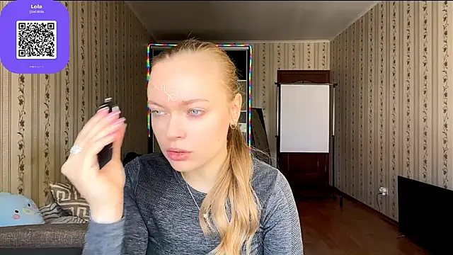 LolaZola online show from April 2026 07:15:02 AM