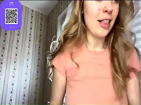 Snapshot of LolaZola chatting on April 2026 10:27:02 AM LolaZola online show from April 2026 10:27:02 AM