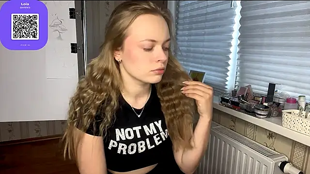 Snapshot of LolaZola chatting on April 2026 01:18:01 PM LolaZola online show from April 2026 01:18:01 PM