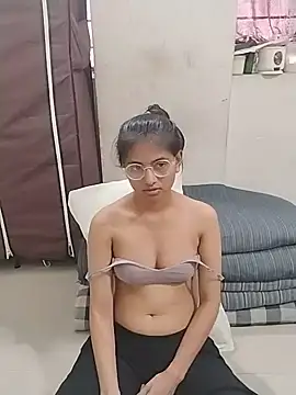 sexy couple liv online show from April 2026 05:12:02 AM