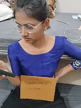 sexy couple liv online show from April 2026 05:53:02 PM