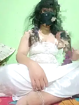 Snapshot of Dola_mone chatting on March 2026 01:02:01 PM Dola mone online show from March 2026 01:02:01 PM