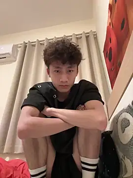 Snapshot of sexyboy-3525 chatting on April 2026 11:17:02 PM sexyboy-3525 online show from April 2026 11:17:02 PM