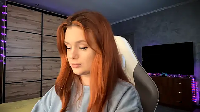 Snapshot of FoxyEmma chatting on April 2026 03:09:01 PM FoxyEmma online show from April 2026 03:09:01 PM