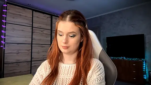 Snapshot of FoxyEmma chatting on April 2026 03:07:02 PM FoxyEmma online show from April 2026 03:07:02 PM