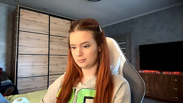 Snapshot of FoxyEmma chatting on April 2026 12:10:02 PM FoxyEmma online show from April 2026 12:10:02 PM