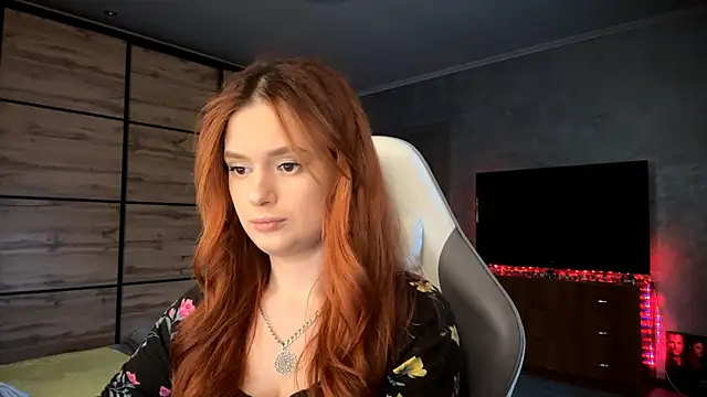 Snapshot of FoxyEmma chatting on April 2026 03:13:02 PM FoxyEmma online show from April 2026 03:13:02 PM