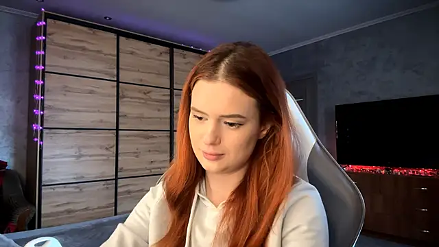 Snapshot of FoxyEmma chatting on April 2026 03:08:01 PM FoxyEmma online show from April 2026 03:08:01 PM