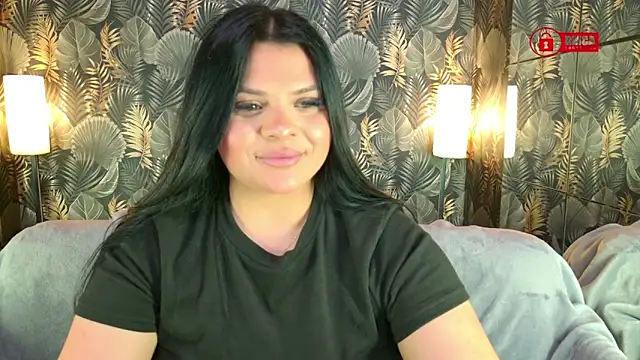 MadyMoan online show from April 2026 08:04:01 PM