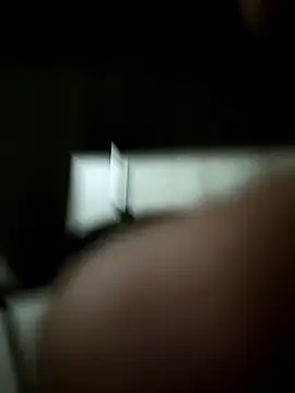 Snapshot of MassiveMask chatting on April 2026 12:58:01 AM MassiveMask online show from April 2026 12:58:01 AM