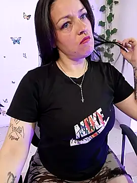 Isa bluee online show from April 2026 05:16:02 PM