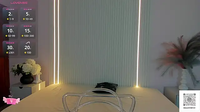 AliceHill8 online show from April 2026 12:12:02 PM