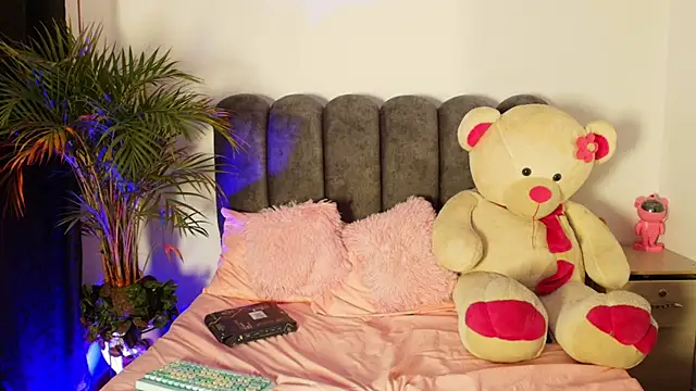 Mia Sweet v online show from April 2026 05:25:01 AM