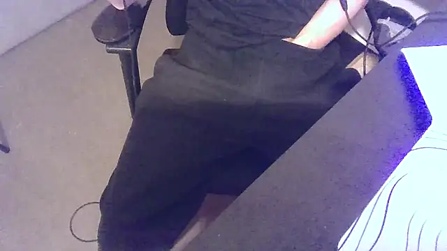 alexiiiiiiioo online show from April 2026 07:06:02 PM