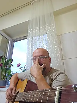 Cristo1982 online show from May 2026 06:02:01 PM