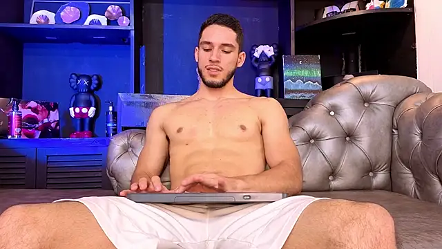 axel tone online show from April 2026 10:45:02 PM