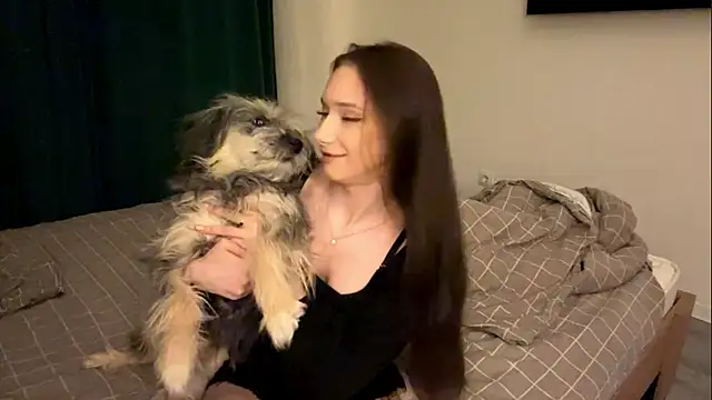 MiaNewstrom online show from April 2026 09:39:33 PM