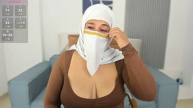 Snapshot of Thalia_hala chatting on June 2026 05:55:01 PM Thalia hala online show from June 2026 05:55:01 PM