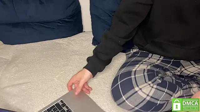 NaughtysecretsDE online show from April 2026 02:54:02 PM