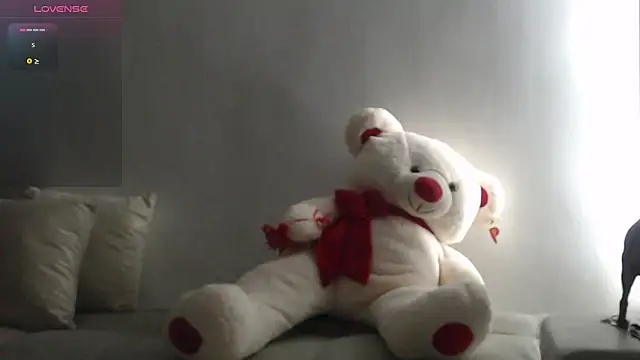 Snapshot of MissDolluxe chatting on June 2026 02:28:01 AM MissDolluxe online show from June 2026 02:28:01 AM