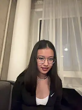 Z Milll online show from April 2026 02:43:01 PM