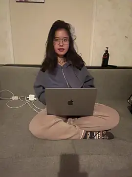 Z Milll online show from May 2026 06:05:02 PM