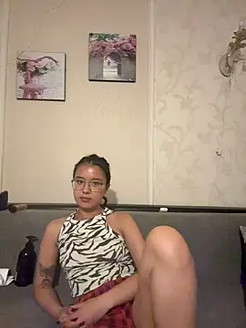 Snapshot of Z_Milll chatting on June 2026 05:40:02 PM Z Milll online show from June 2026 05:40:02 PM