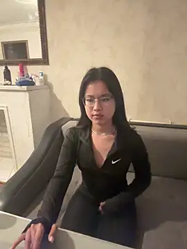 Z Milll online show from April 2026 02:21:02 PM