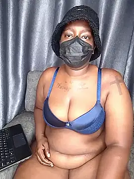 Snapshot of Tapega chatting on April 2026 01:01:02 PM Tapega online show from April 2026 01:01:02 PM