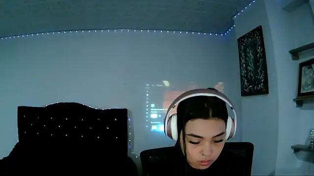 Luna Velvet7 online show from May 2026 04:54:02 AM