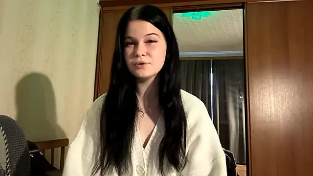 BellaLuxury online show from March 2026 03:03:01 PM