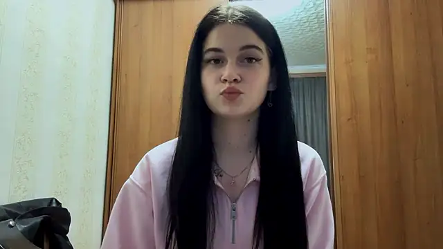 BellaLuxury online show from April 2026 03:03:01 PM