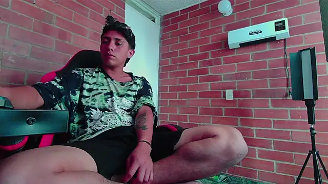ethann2  online show from June 2026 07:51:02 PM