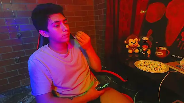 ethann2  online show from April 2026 07:59:02 AM