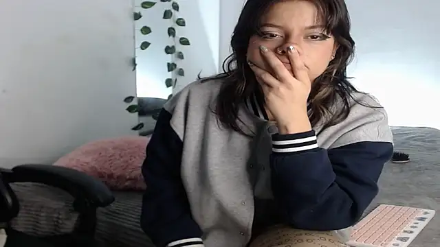 sahrah  online show from April 2026 02:40:01 AM