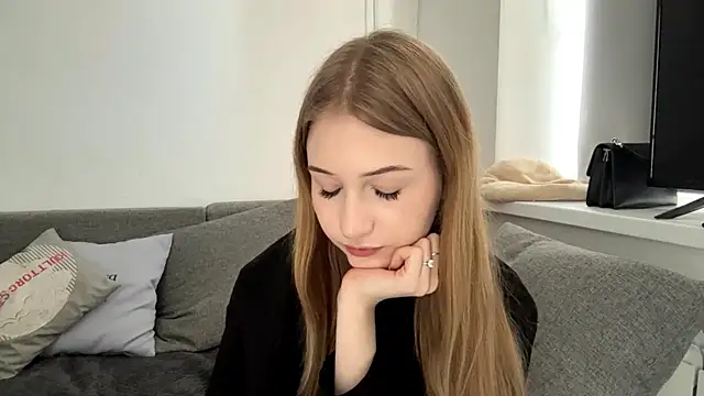KatrineDrea online show from April 2026 01:40:01 PM