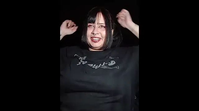 Snapshot of PrincessRaven chatting on April 2026 03:33:01 AM PrincessRaven online show from April 2026 03:33:01 AM