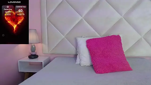 Snapshot of MistressNyx_ chatting on July 2026 01:54:01 PM MistressNyx online show from July 2026 01:54:01 PM