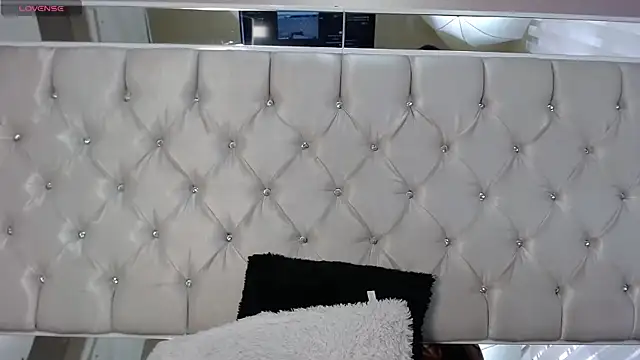 Snapshot of MistressNyx_ chatting on May 2026 02:04:01 PM MistressNyx online show from May 2026 02:04:01 PM