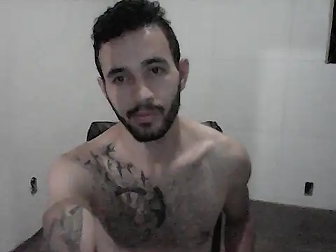 Snapshot of NoxxVx chatting on April 2026 01:12:01 AM NoxxVx online show from April 2026 01:12:01 AM