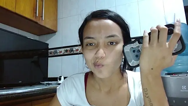 Emily Gross online show from April 2026 02:40:02 PM