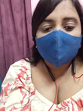 Tami-sonia online show from May 2026 06:48:02 PM
